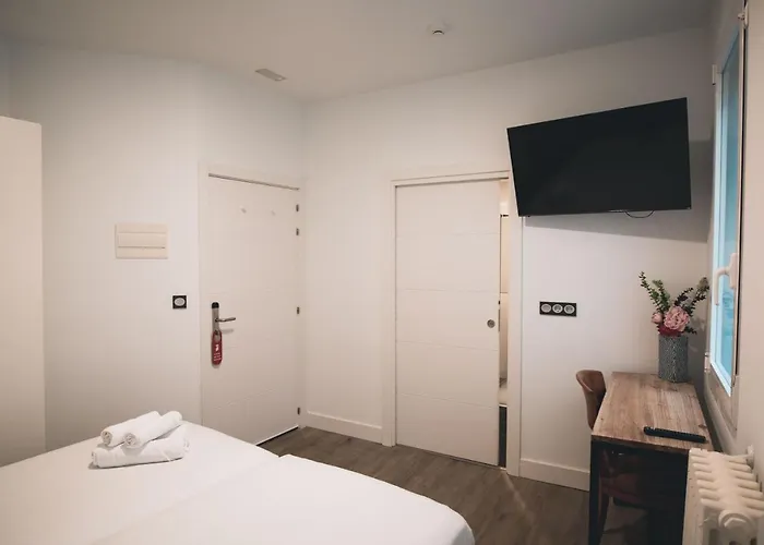 Aparthotel Roomss 3*